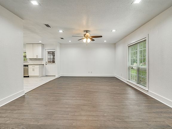 3rd image of 310 Thistle Dr