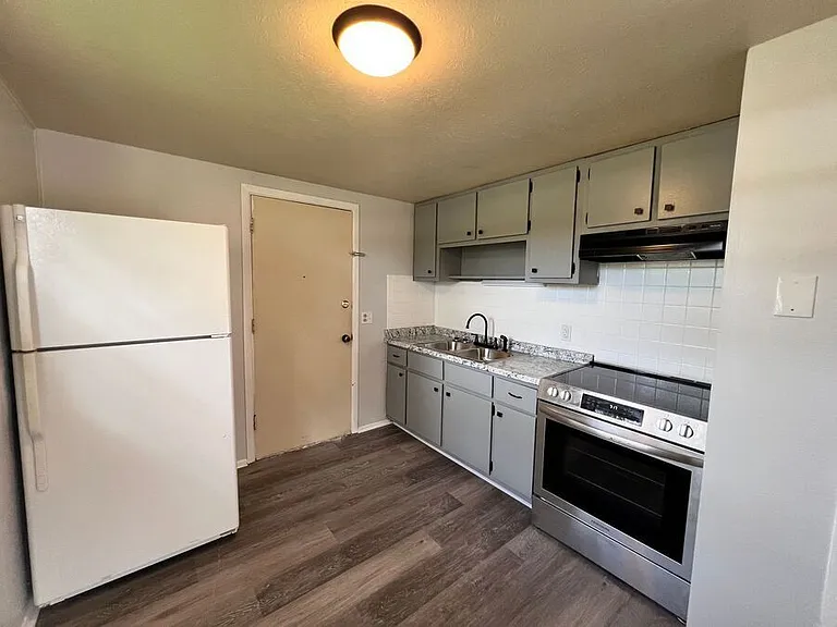 9318 Eastfield Rd #A — Photo 2