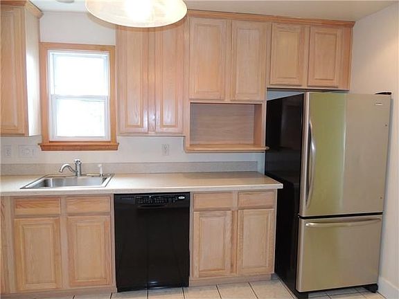 Tile Floor, Under Cabinet and Recessed LIghting