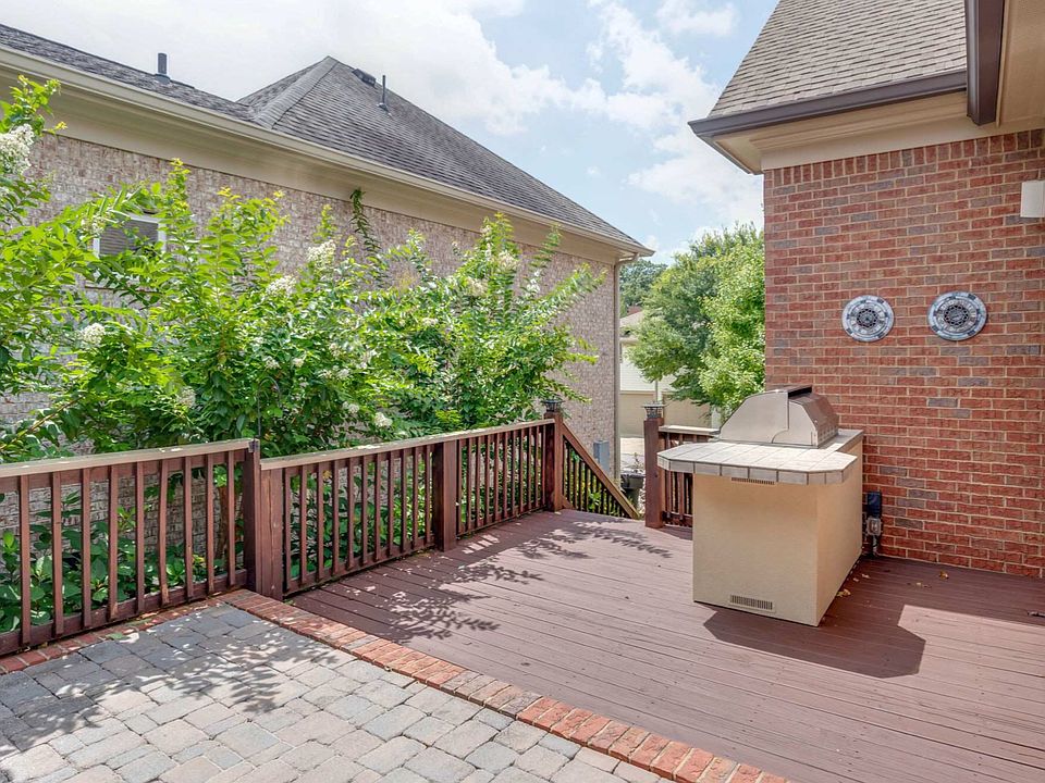 2nd image of 523 Ardmore Pl