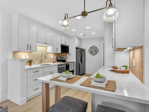 9103 Windrush Ln, Alpharetta, GA 30009