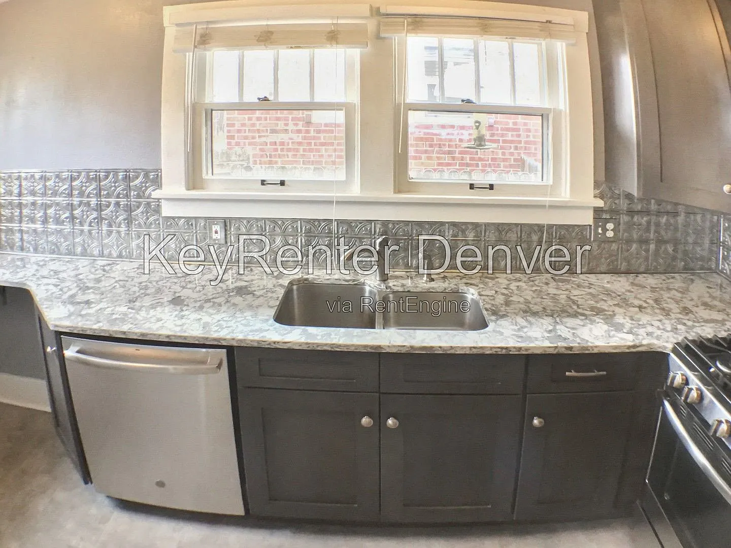 2 bed, 1.0 bath, 1342 sqft, $2,300 — Photo 3