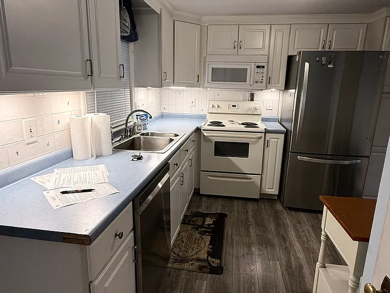 54 Harding Ave — Photo 10