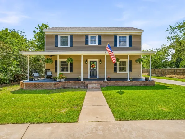 816 Kentucky St, Graham, TX 76450