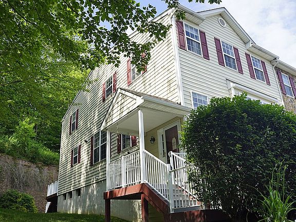 4th image of 290 Yorktown Ct