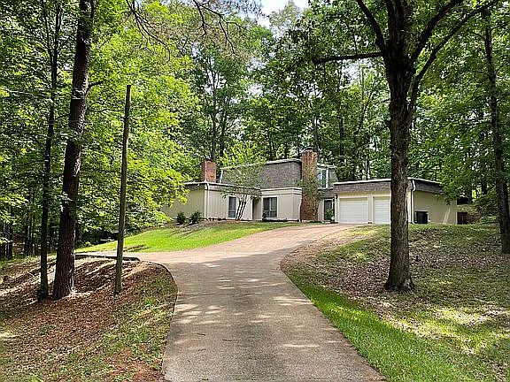 RV Parking Beside Garage