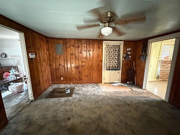 4th image of 355 Laurel St