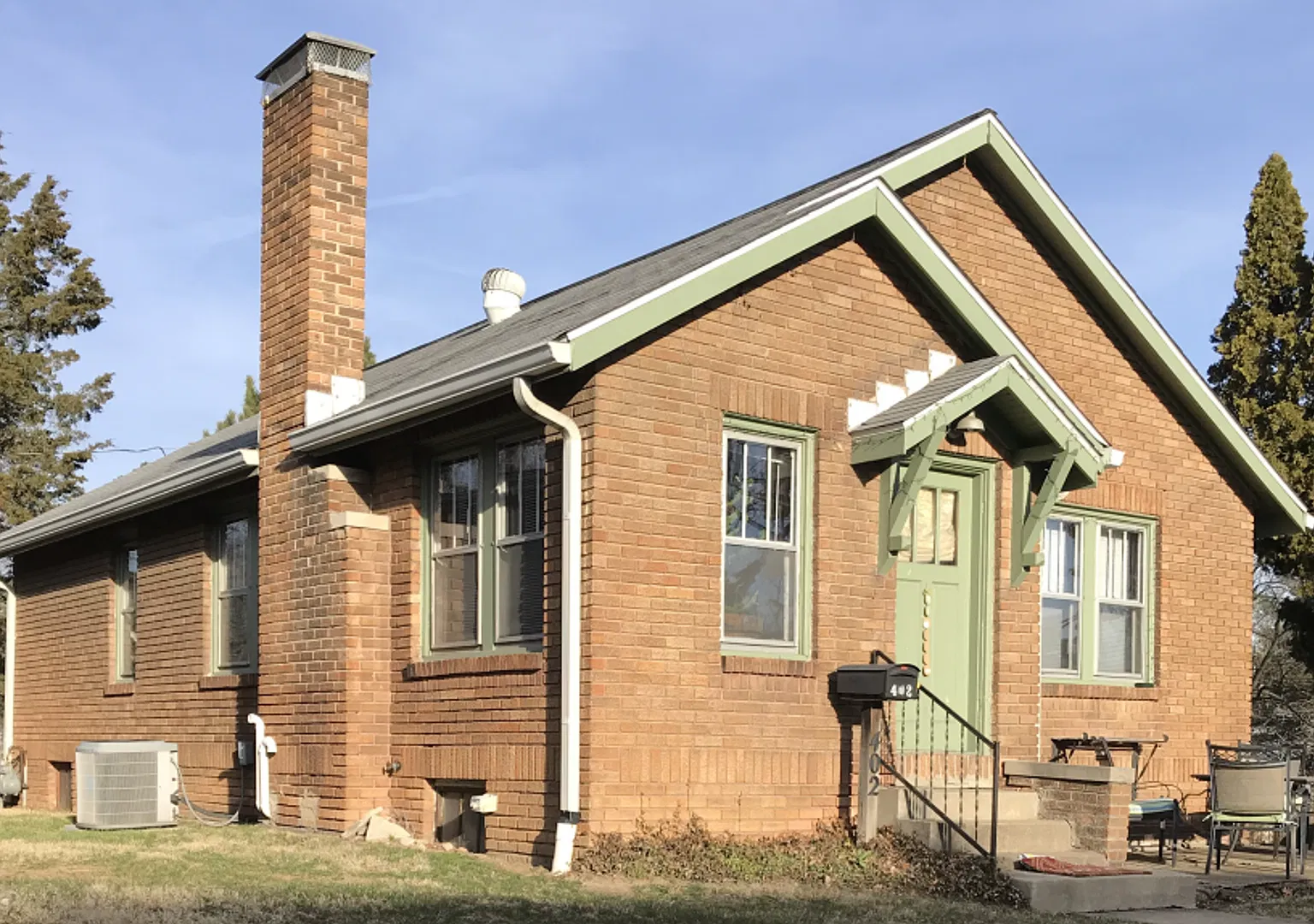 402 S Eagleson - 3bed/1 bath - Walking distance to campus! — Photo 1