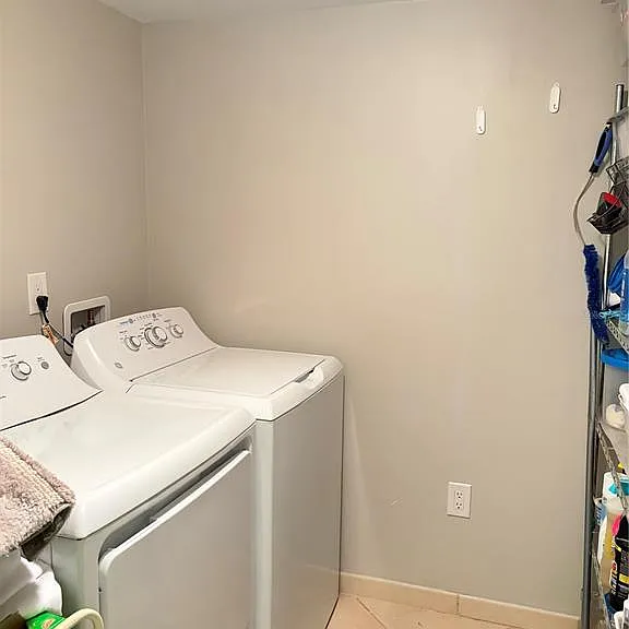1225 Pine Ridge Cir W #C1 — Photo 16