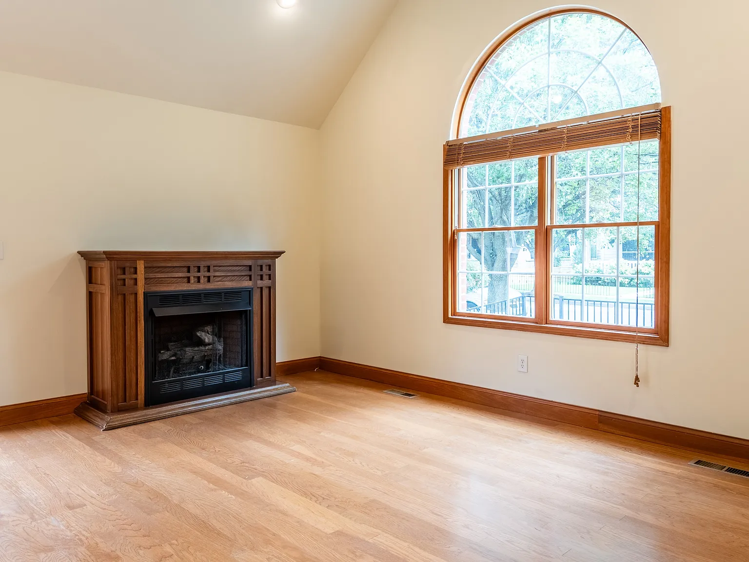 2 bed, 1244 sqft, $1,695 — Photo 3