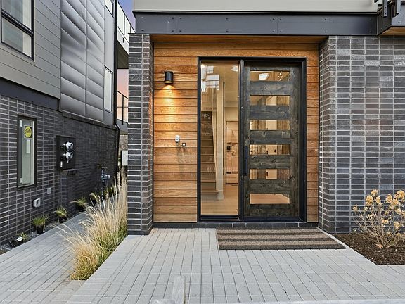 4th image of 207 SW Log Ct