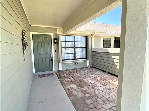 3rd image of 1550 SE Colchester Circle