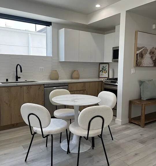 124 S Croft Ave #403 — Photo 16