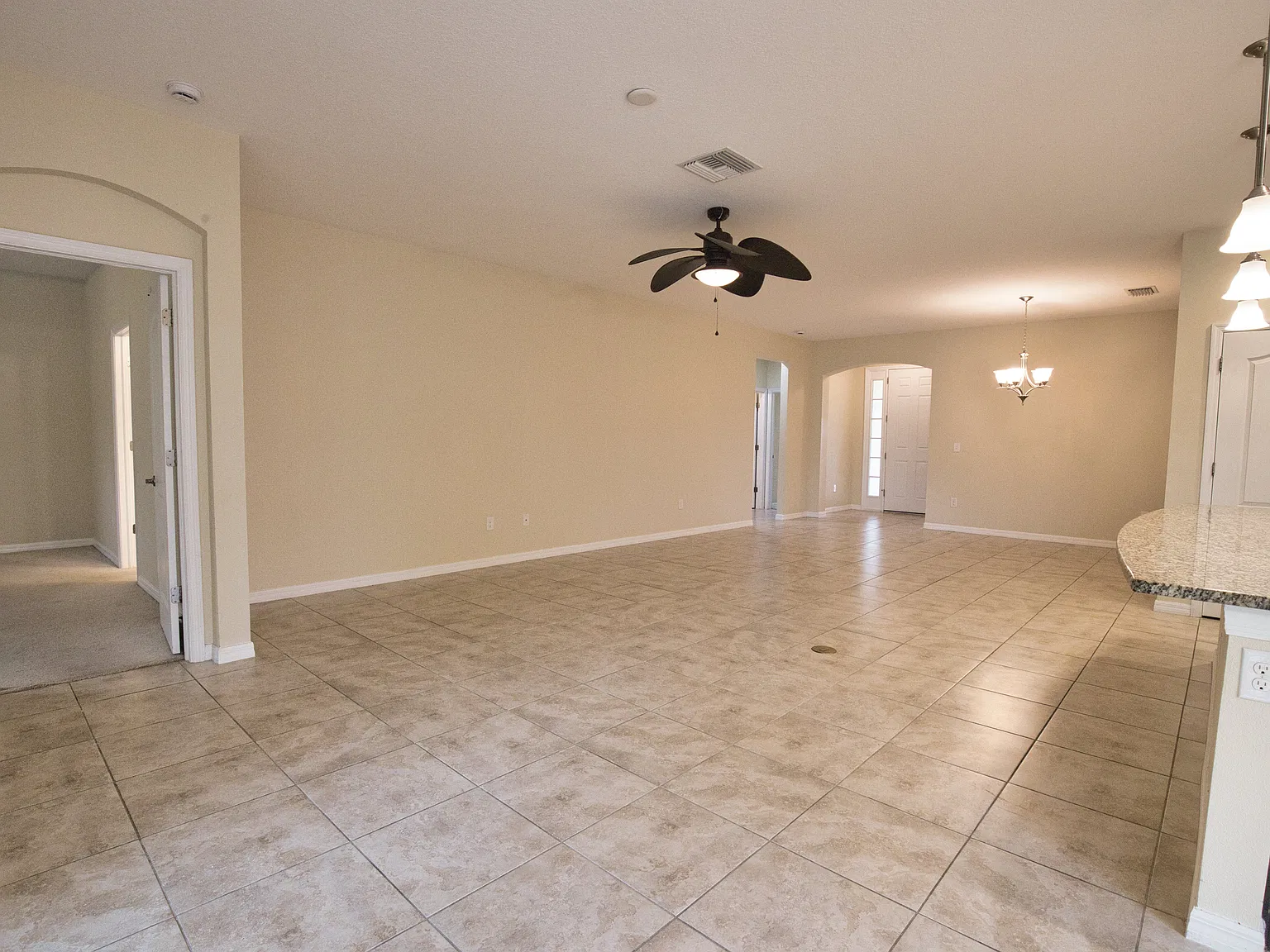 3 bed, 1844 sqft, $2,945 — Photo 4
