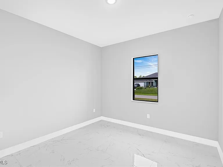 2511 NW 25th St — Photo 10