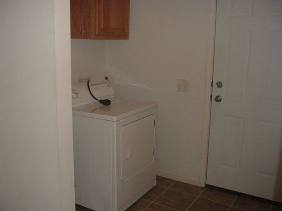 5th image of 645 Burnett Dr