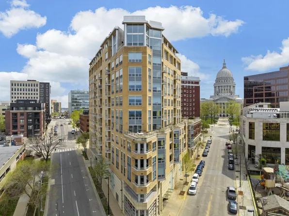 125 North Hamilton St #902, Madison, WI 53703