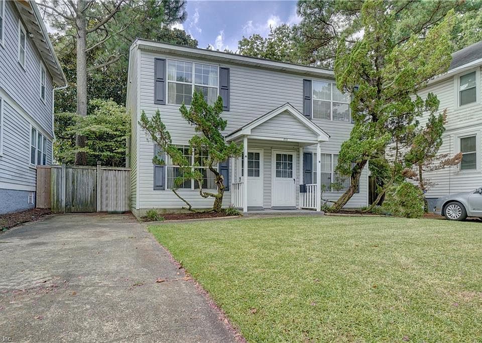 Wonderful Duplex sits on quiet , dead-end block in Highland Park.
