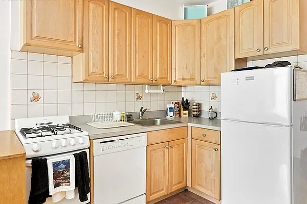 Rented by Christie's International Real Estate Group, LLC | media 9