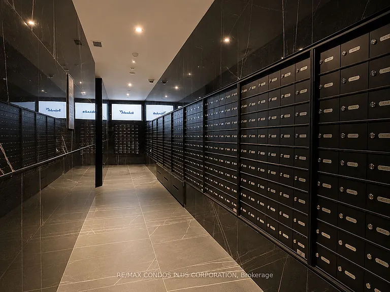 11 Yorkville Ave #3907 — Photo 32