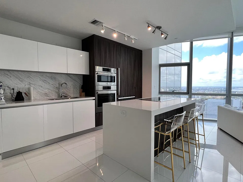 851 NE 1st Ave #3502