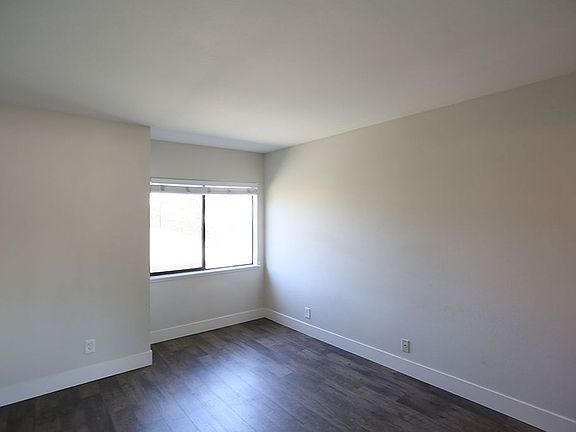 5th image of 301 Jayne Ave APT 15