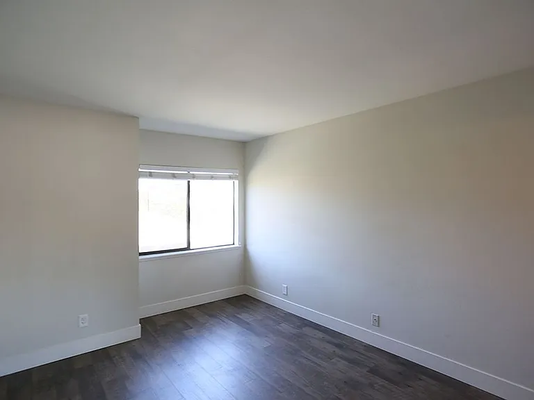301 Jayne Ave #15 — Photo 5
