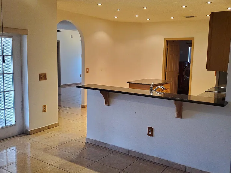 949 Van Loon Ct — Photo 6
