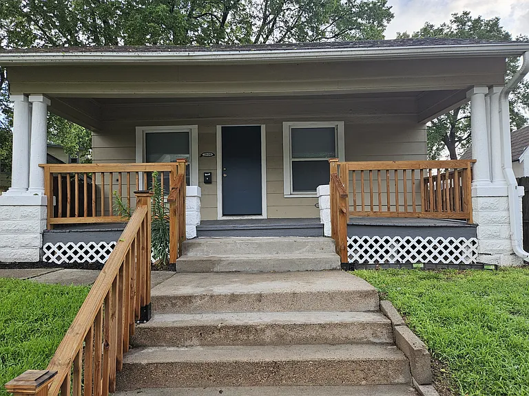 2520 Garfield St — Photo 1