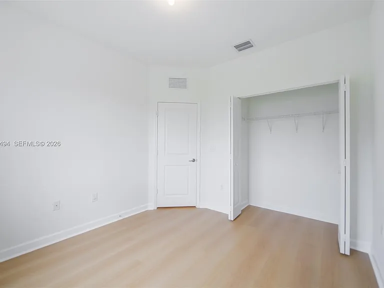 640 NE 207th St — Photo 28