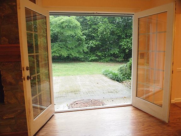 To back patio, level, fenced yard