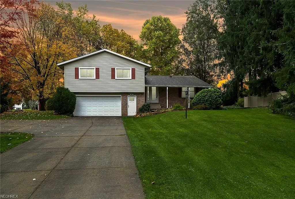 1435 Galaxy Cir photo 1