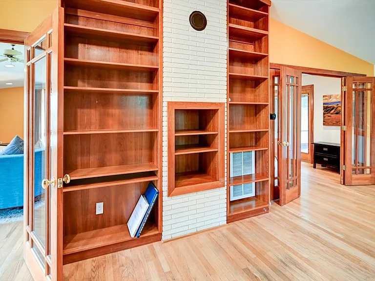4746 Lafayette Dr — Photo 23