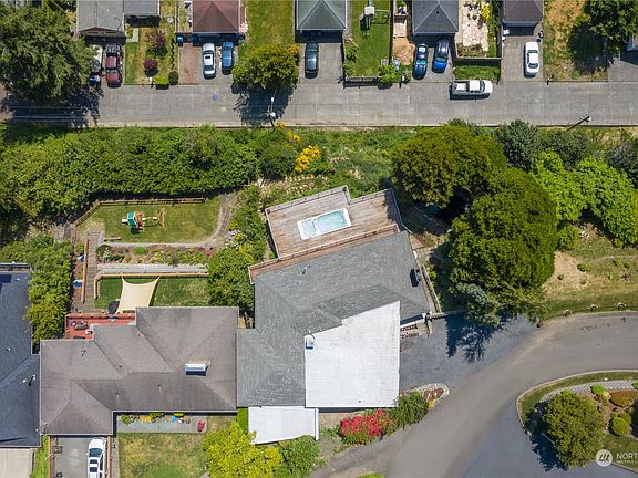 2nd image of 1911 Council Crest Drive