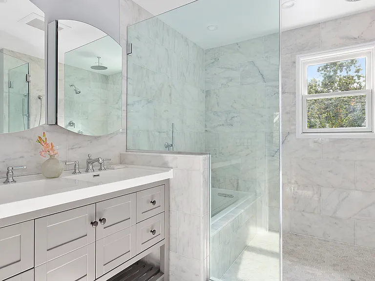 5 Amagansett Dr E — Photo 15