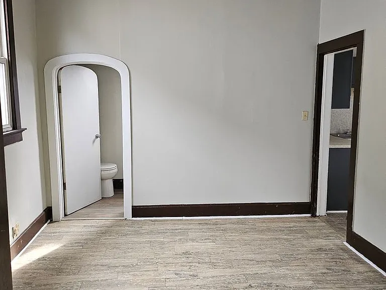 707 E Iowa St — Photo 8