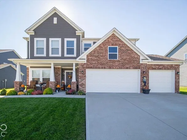 221 Lilly Ln, Batesville, IN 47006