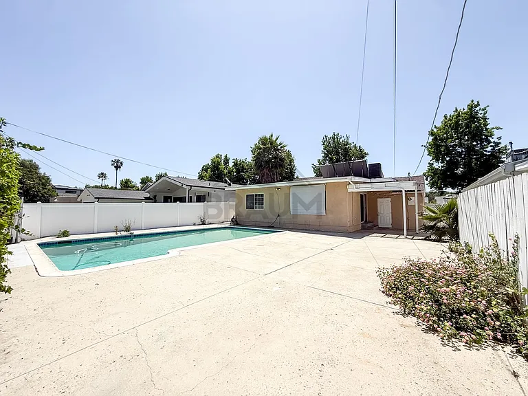 RIVERTON — Photo 10