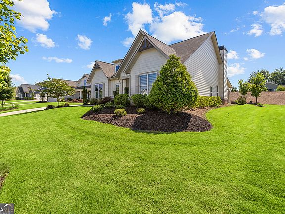 4th image of 1181 Hidden Hills Cir