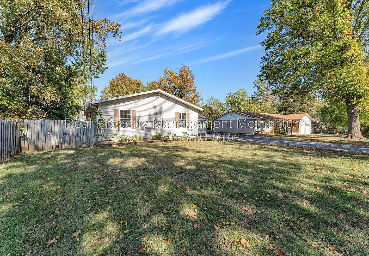 3 bed, 2.0 bath, 1500 sqft, $1,575 — Photo 3