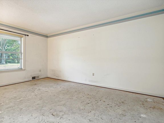 5th image of 7925 Cross Village Dr