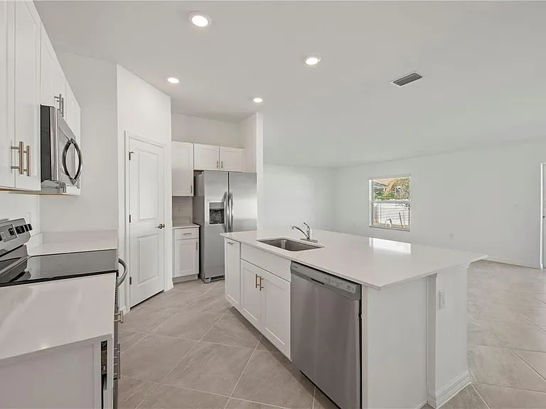 23234 Alaska Ave — Photo 7