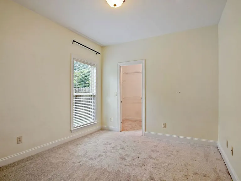 710 Valley St — Photo 33