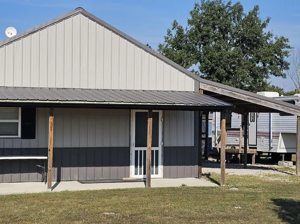 27307 Sunset Dr, Clinton, MO 64735