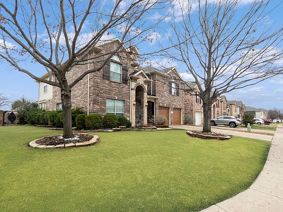 2nd image of 5275 Woodfield Dr