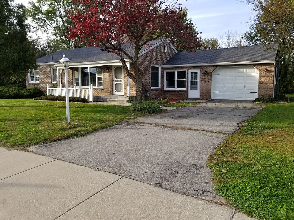 1st image of 365 W Muskegon St NE