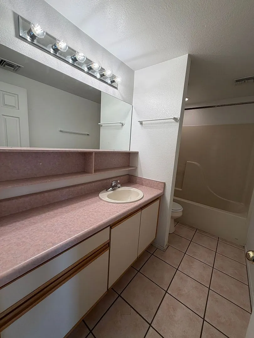 Greenlee1205 — Photo 3