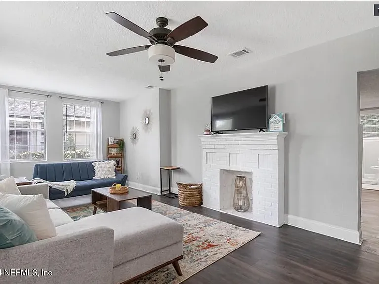 4532 Polaris St — Photo 1