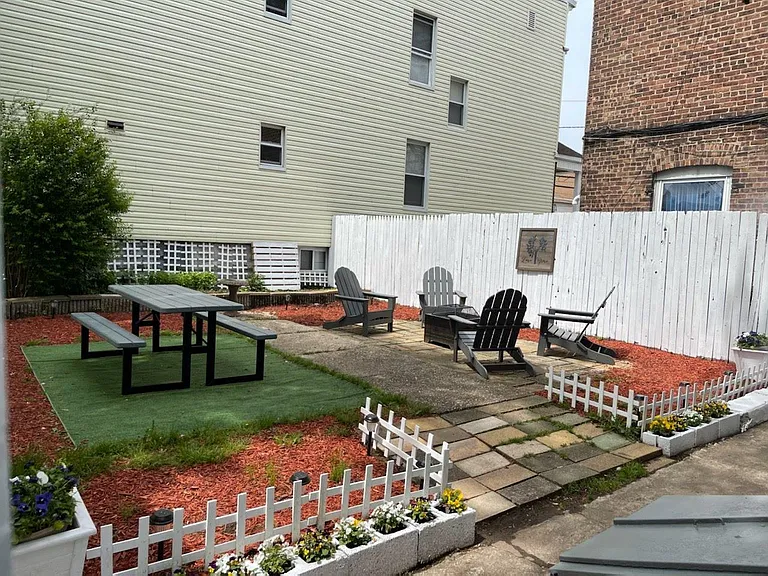97 Avenue E — Photo 10