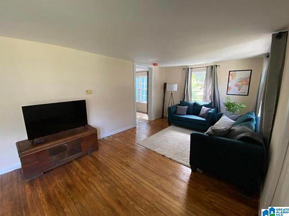 2nd image of 301 20th Ave NW